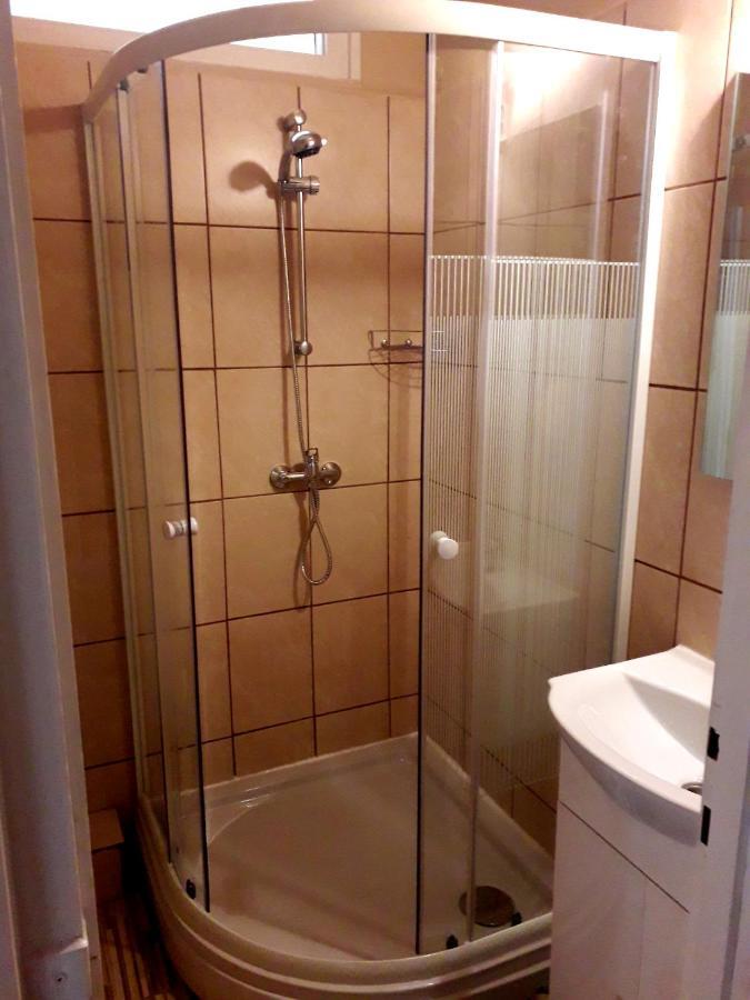 Centrum Apartman Сольнок Екстер'єр фото